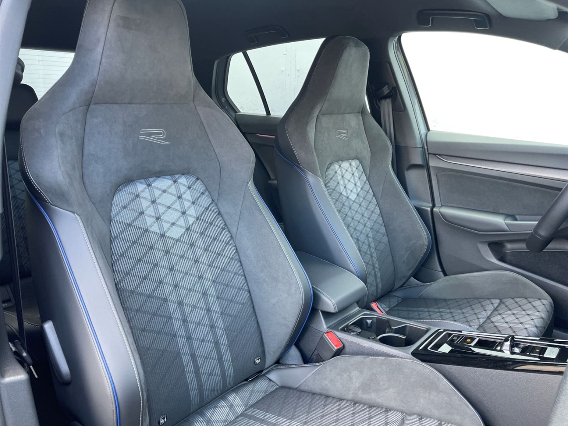 Volkswagen Golf R-Line