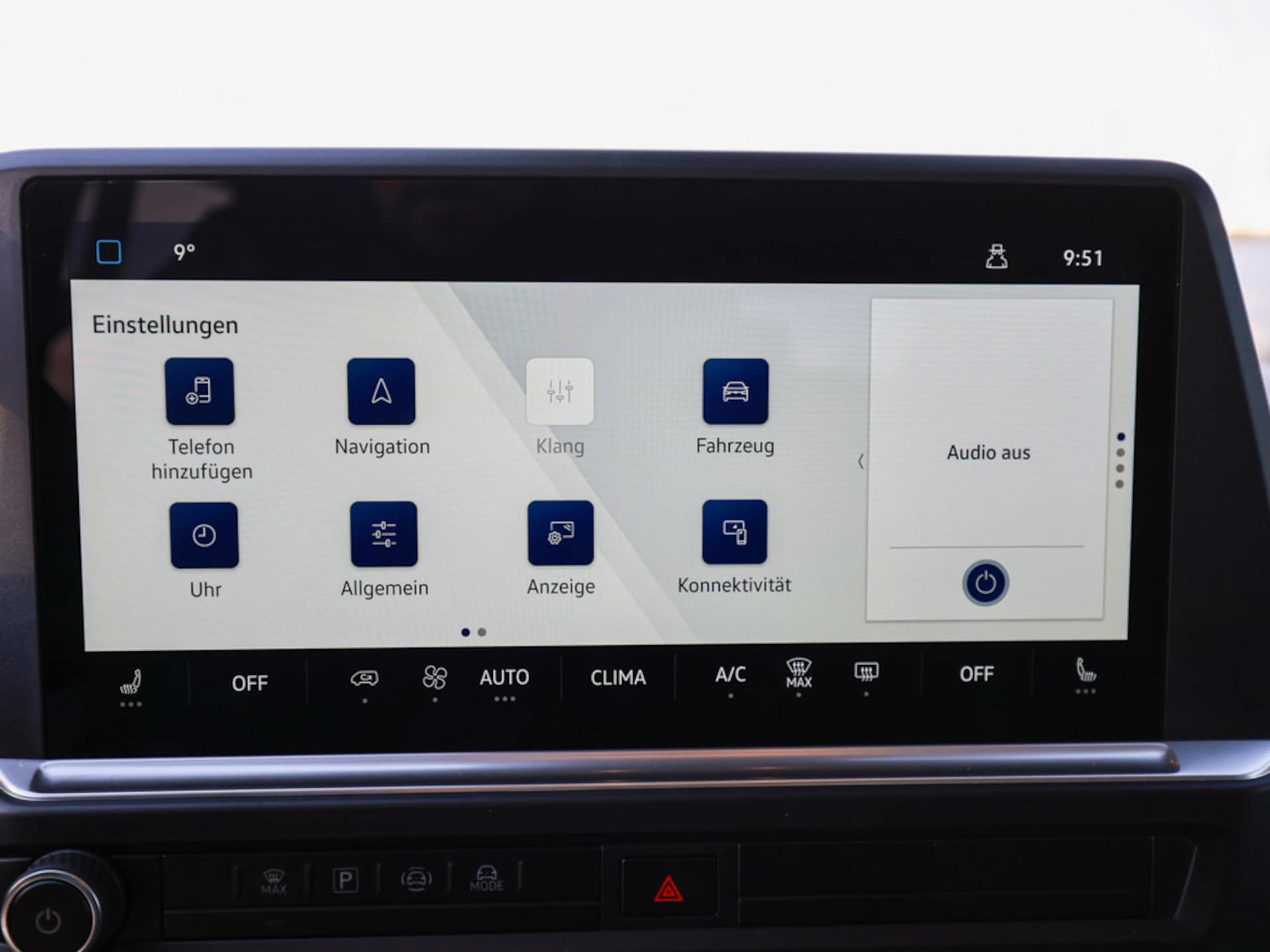 Volkswagen Caravelle langer Radstand Basis-Modell
