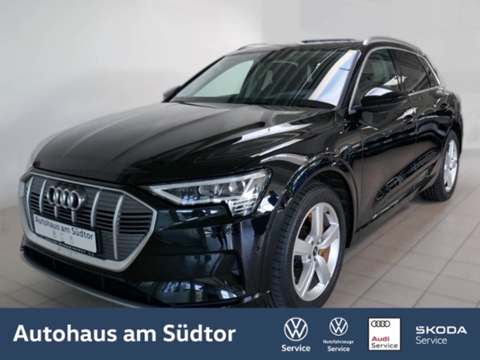Audi e-tron — Audi e-tron advanced 55 quattro 300 kW 55 quattro | LED AHK RFK CCS