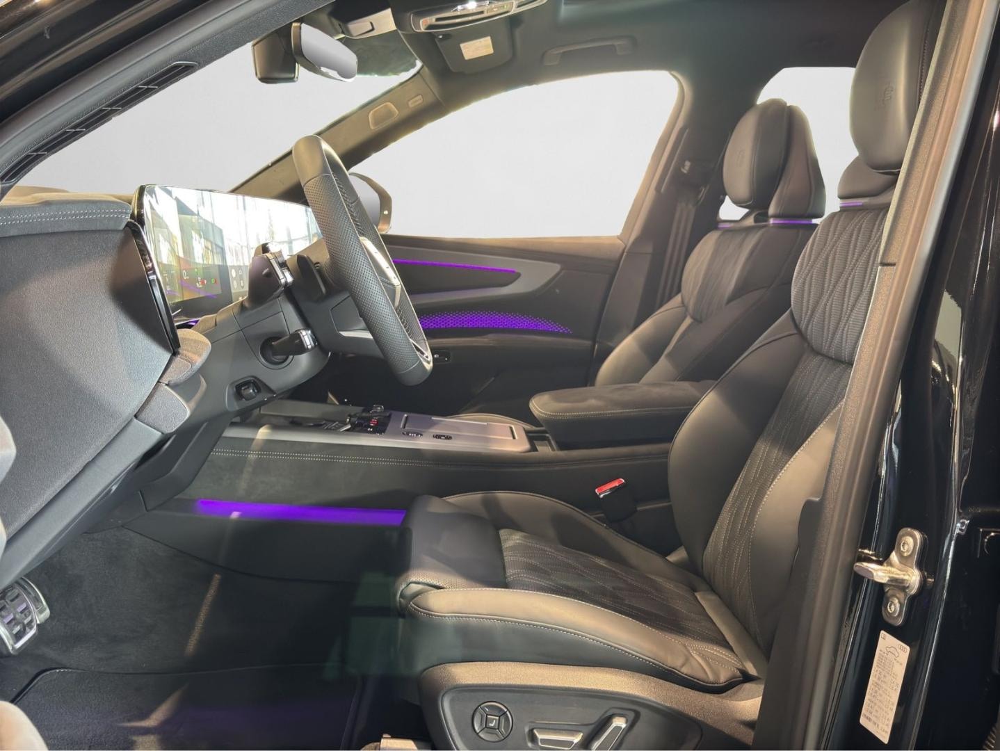 Bild über Audi Q7 SUV TDI quattro 220 kW tiptronic - für weitere Informationen kontaktieren Sie den Audi Partner