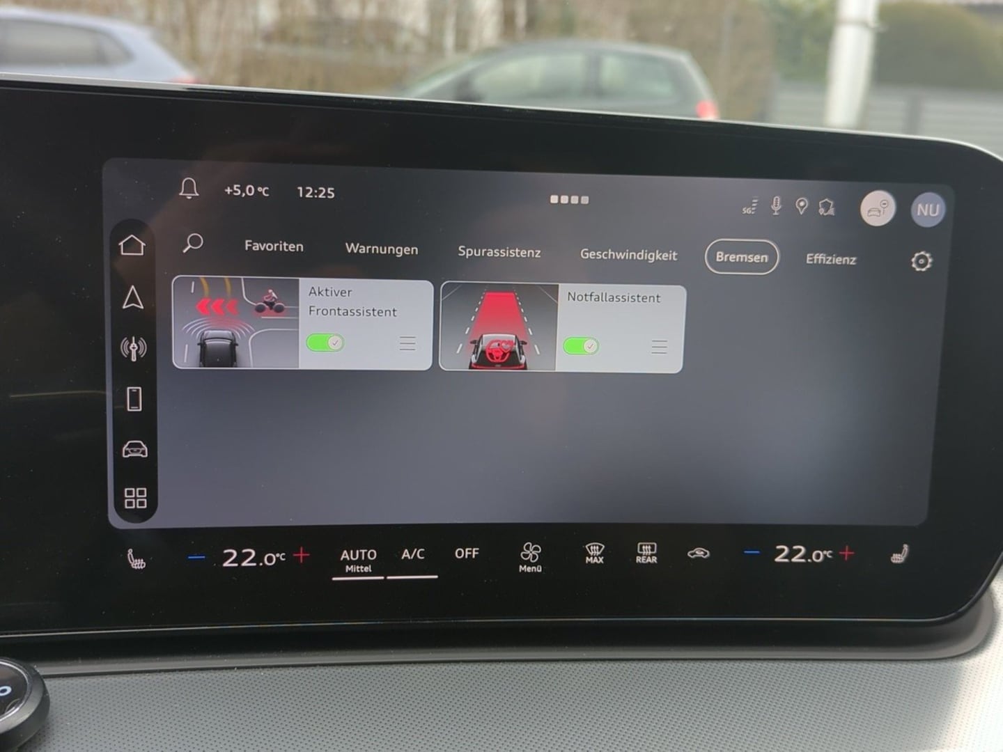 Bild über Audi Q3 SUV TFSI quattro 195 kW S tronic - für weitere Informationen kontaktieren Sie den Audi Partner