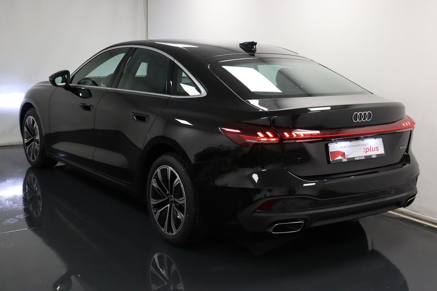 Bild über Audi A5 Limousine TFSI quattro 150 kW S tronic - für weitere Informationen kontaktieren Sie den Audi Partner