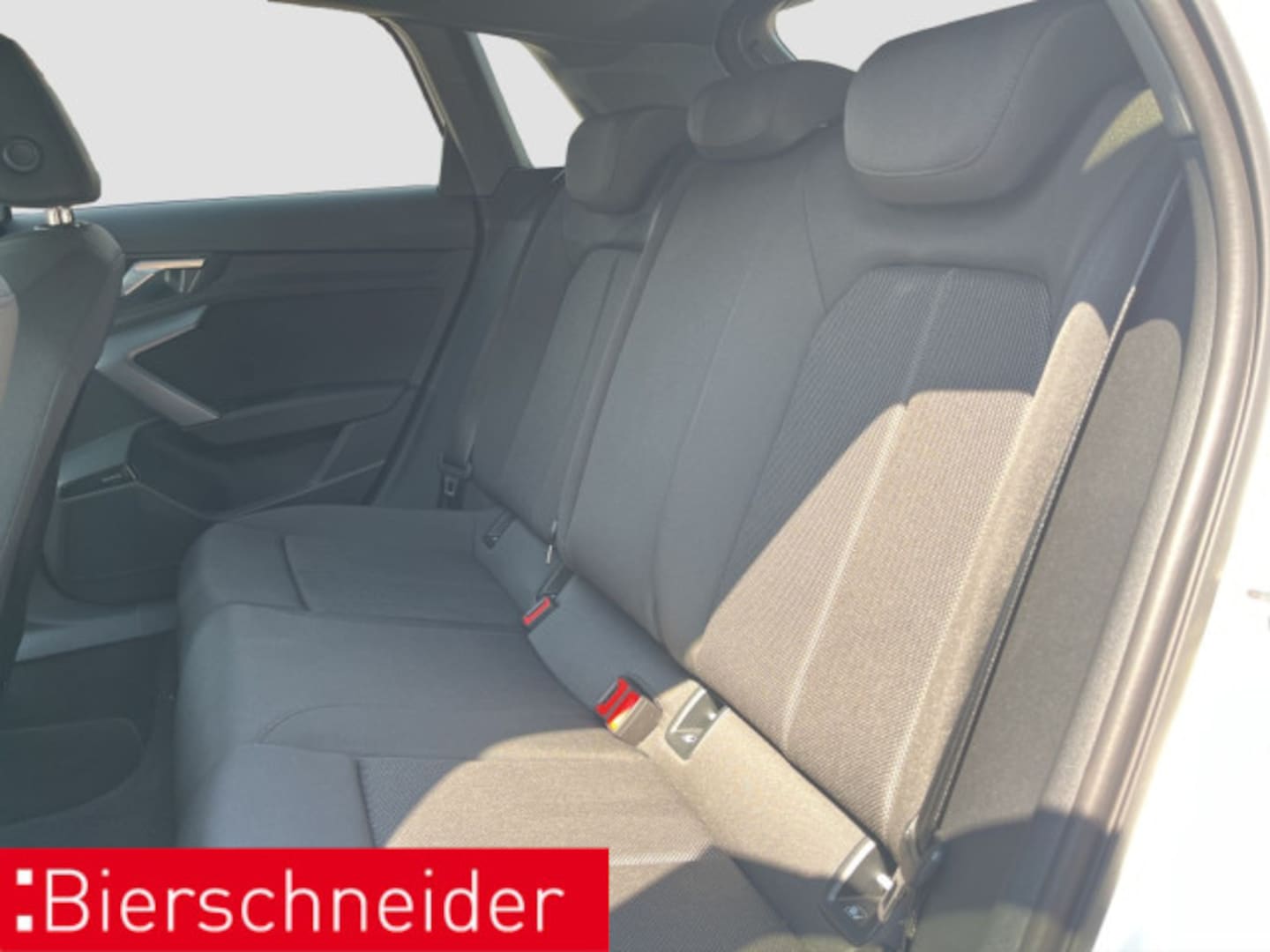 Bild über Audi A3 Sportback 30 TFSI S tronic - für weitere Informationen kontaktieren Sie den Audi Partner