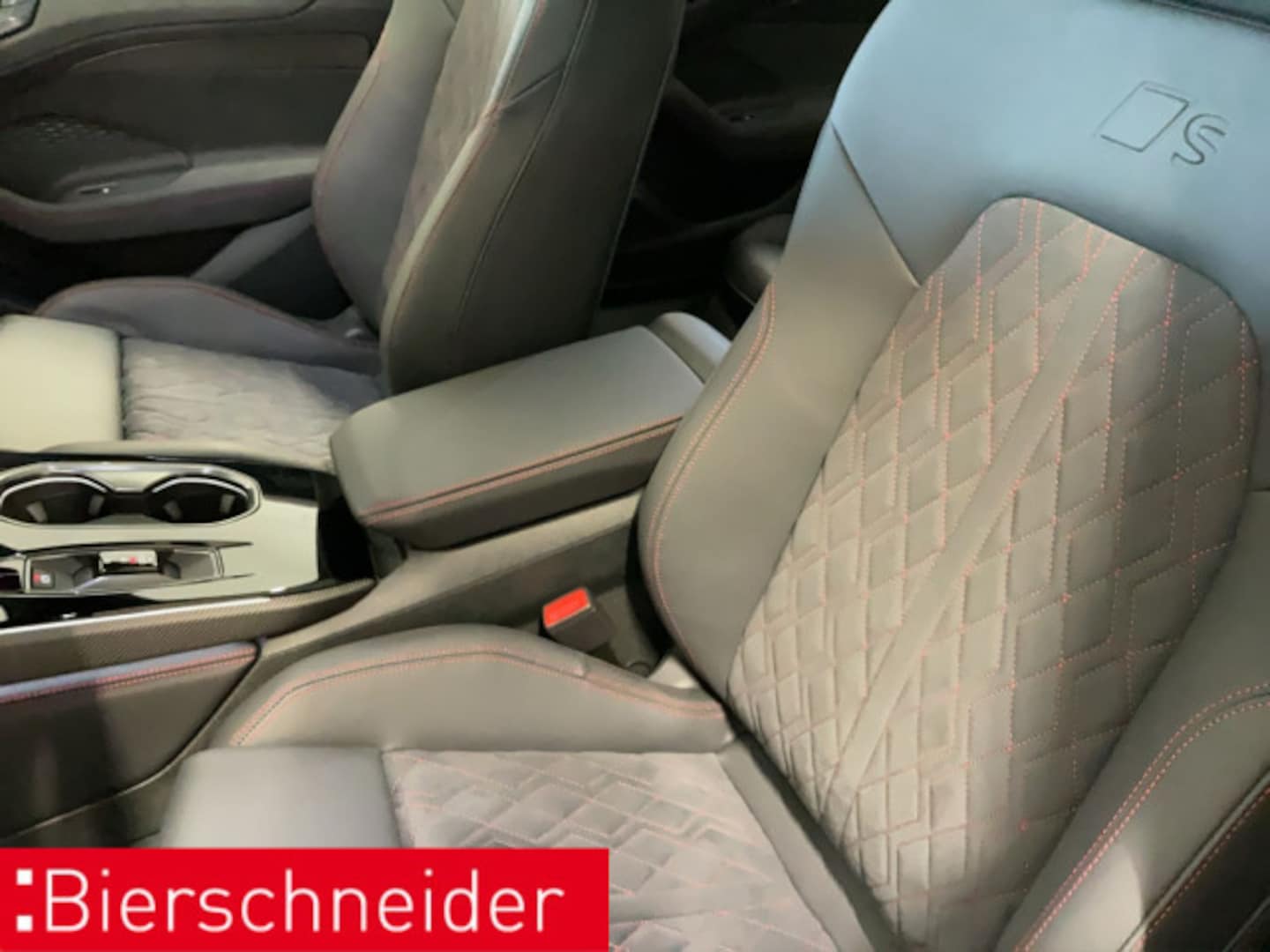 Bild über Audi A6 Avant TDI quattro 220 kW S tronic - für weitere Informationen kontaktieren Sie den Audi Partner