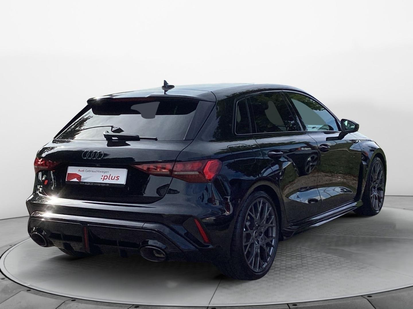 Bild über Audi RS 3 Sportback TFSI quattro 294 kW S tronic - für weitere Informationen kontaktieren Sie den Audi Partner
