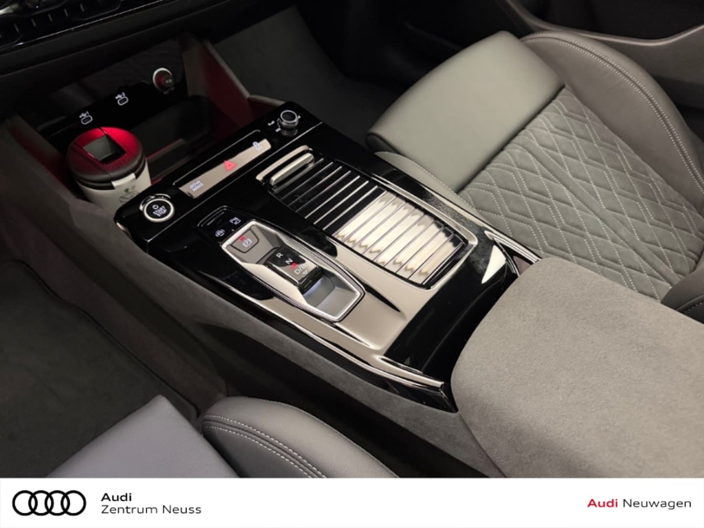 Bild über Audi Q6 SUV e-tron S line business e-tron performance 225 kW - für weitere Informationen kontaktieren Sie den Audi Partner