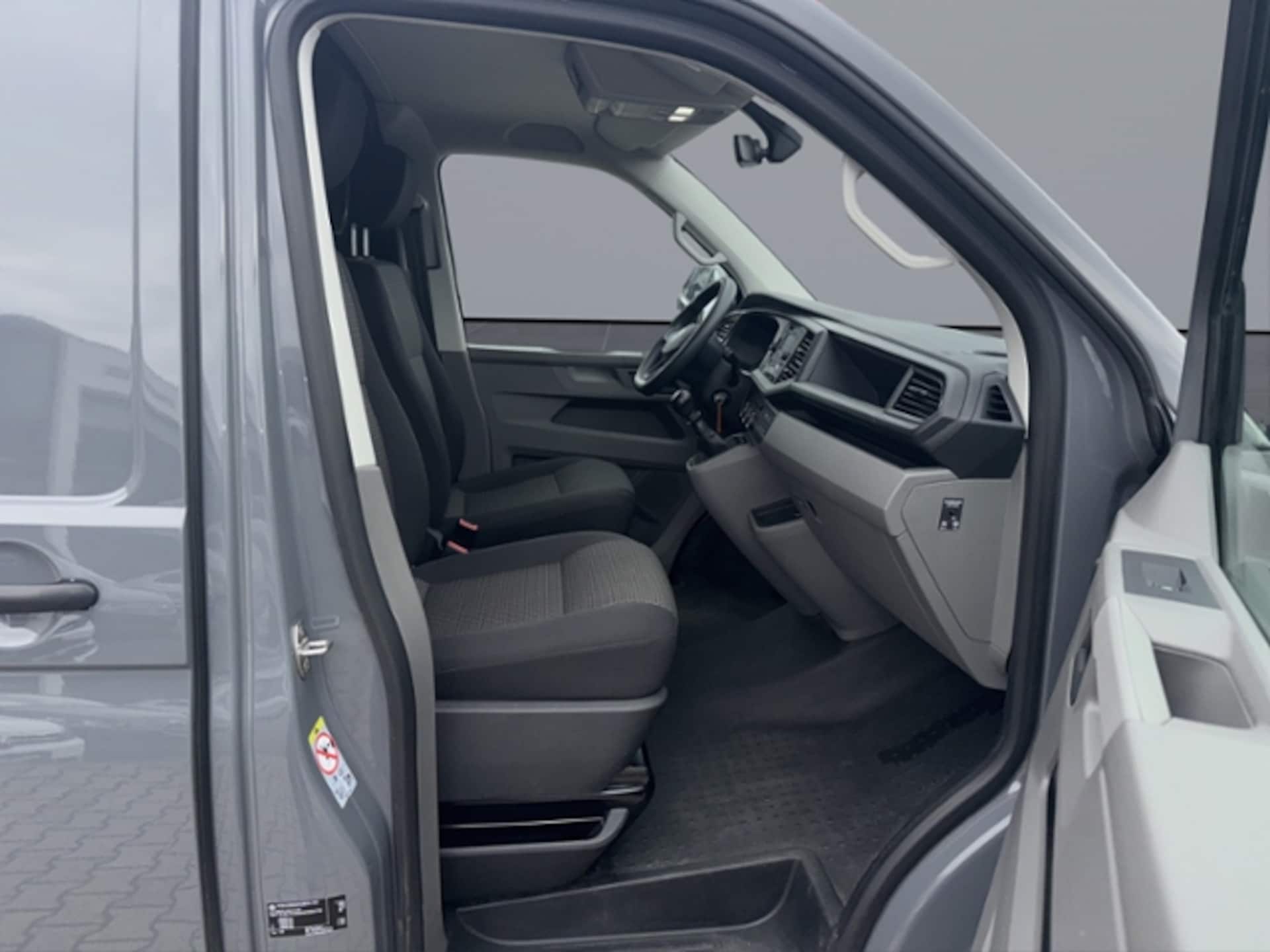 Volkswagen T6.1 Transporter Kasten langer Radstand