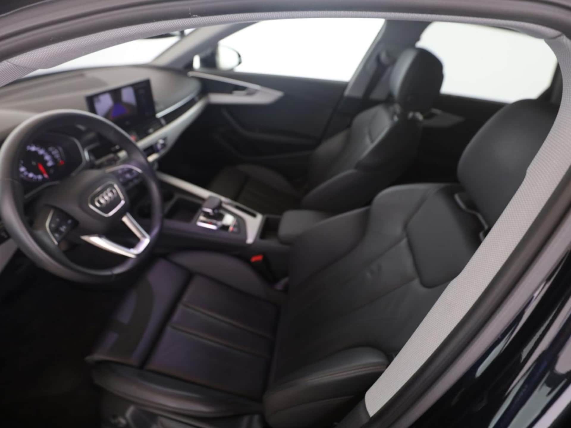 Audi A4 Avant S line