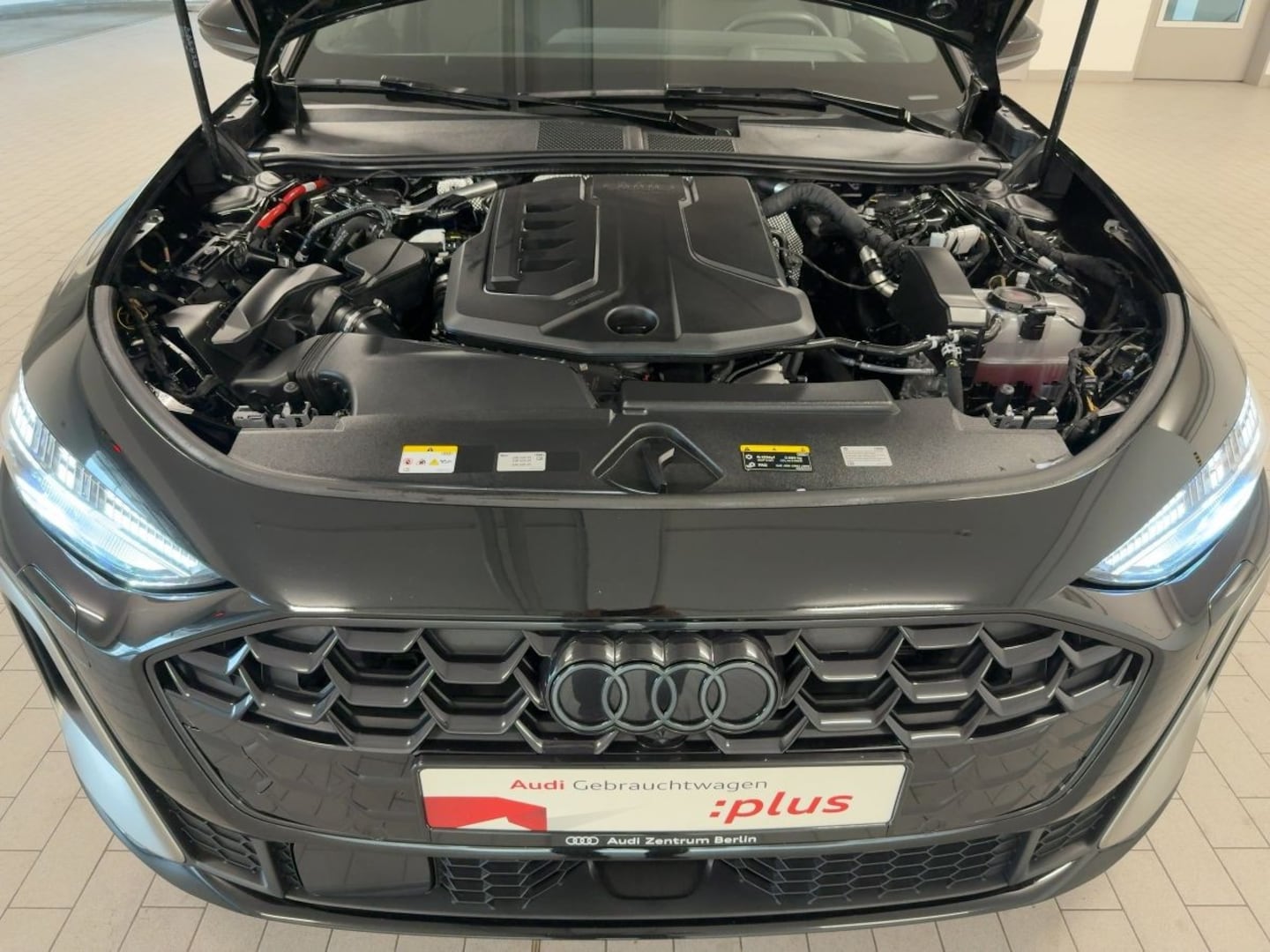 Bild über Audi A5 Avant TFSI quattro S tronic - für weitere Informationen kontaktieren Sie den Audi Partner