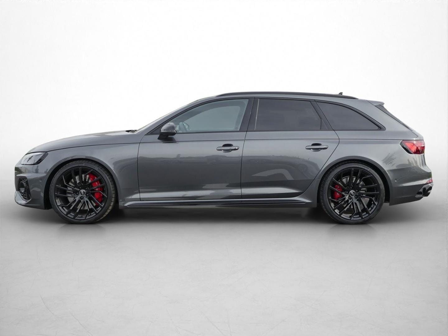 Bild über Audi RS 4 Avant TFSI quattro tiptronic - für weitere Informationen kontaktieren Sie den Audi Partner