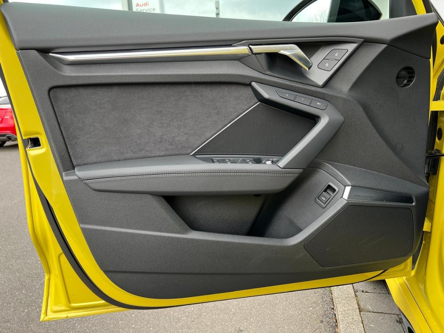 Image about Audi RS 3 Limousine TFSI quattro S tronic