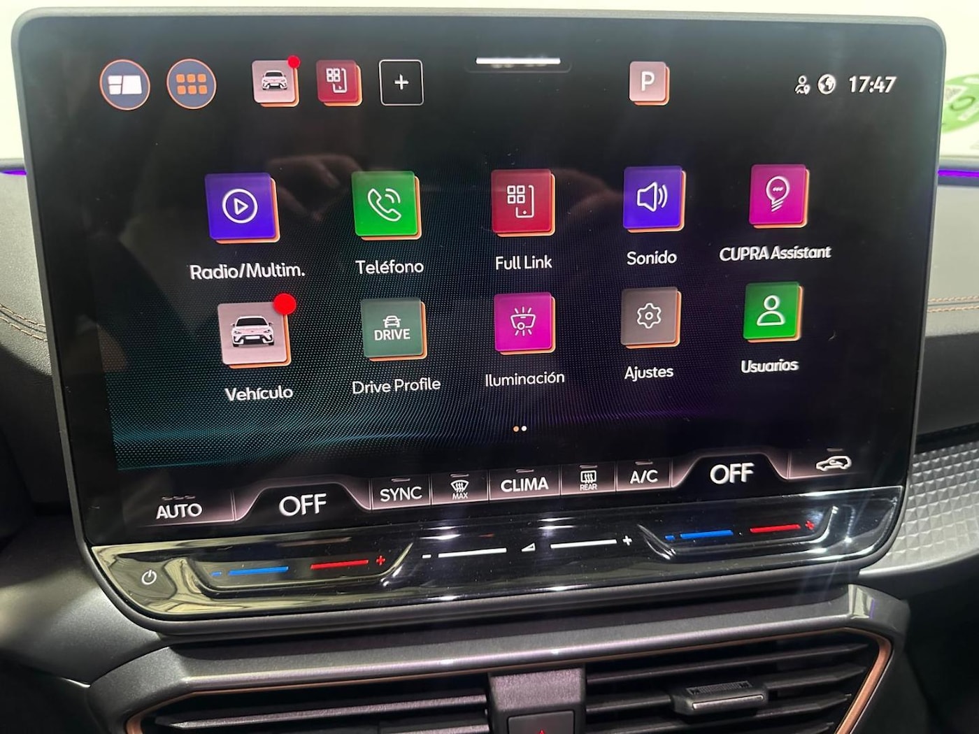 CUPRA Leon Sportstourer 1.5 eTSI DSG 110 kW (150 CV) — photo 24