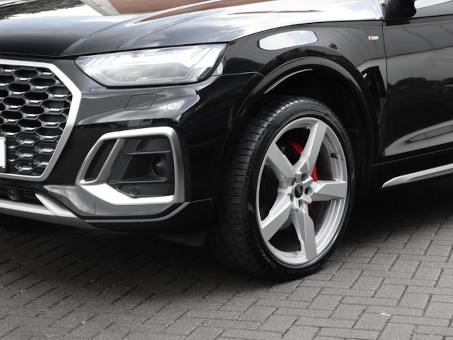 Bild über Audi Q5 Sportback 45 TFSI quattro S tronic - für weitere Informationen kontaktieren Sie den Audi Partner