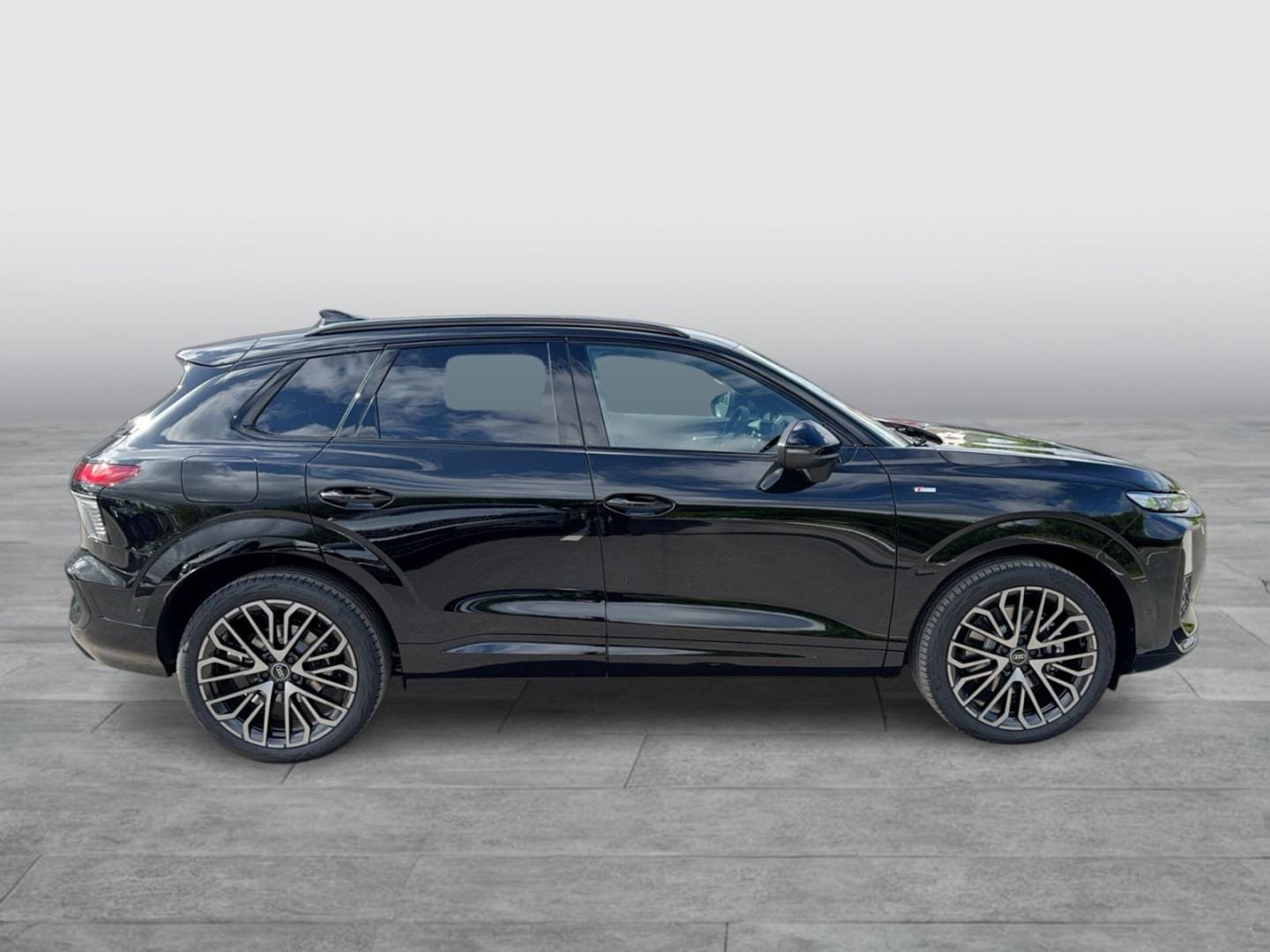 Bild über Audi Q3 SUV TDI 110 kW S tronic - für weitere Informationen kontaktieren Sie den Audi Partner