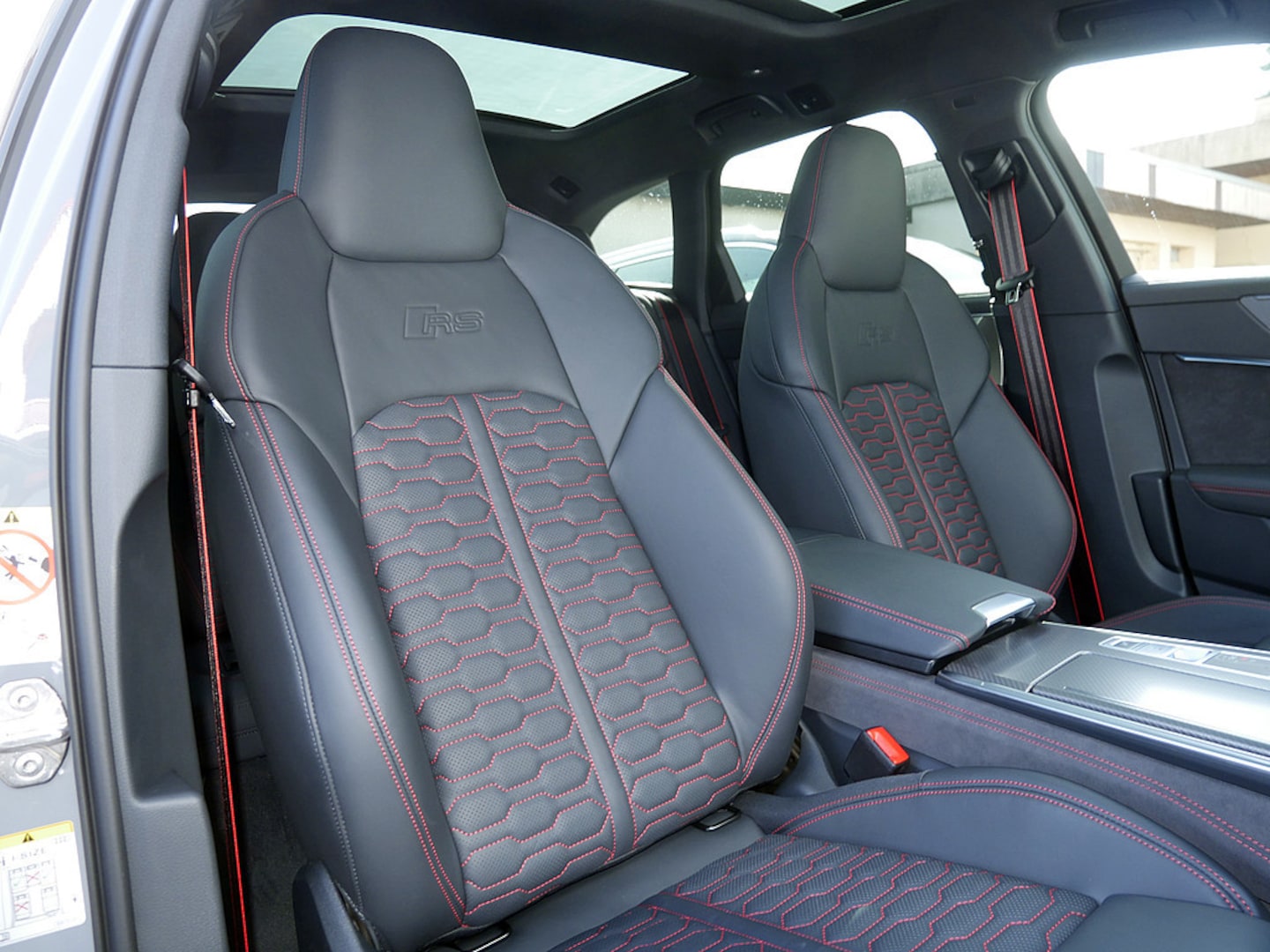 Bild über Audi RS 6 Avant TFSI quattro tiptronic - für weitere Informationen kontaktieren Sie den Audi Partner