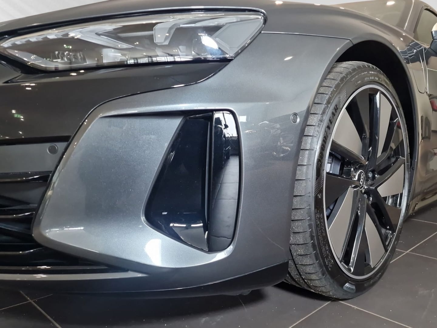 Bild über Audi e-tron GT e-tron quattro - für weitere Informationen kontaktieren Sie den Audi Partner