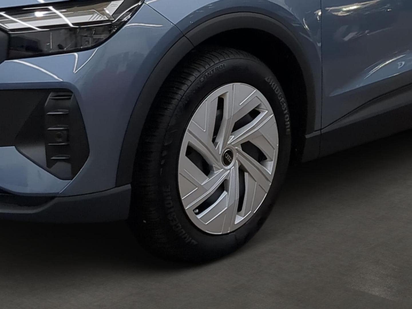 Bild über Audi Q4 e-tron 40 e-tron - für weitere Informationen kontaktieren Sie den Audi Partner