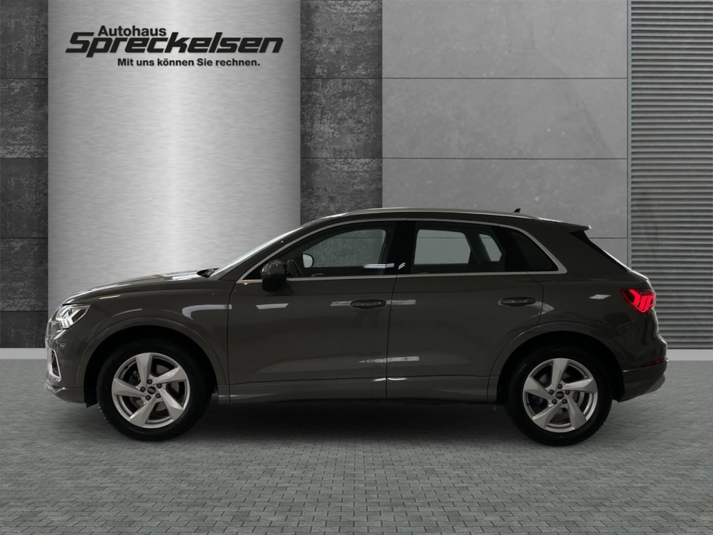Bild über Audi Q3 advanced 35 TFSI S tronic - für weitere Informationen kontaktieren Sie den Audi Partner
