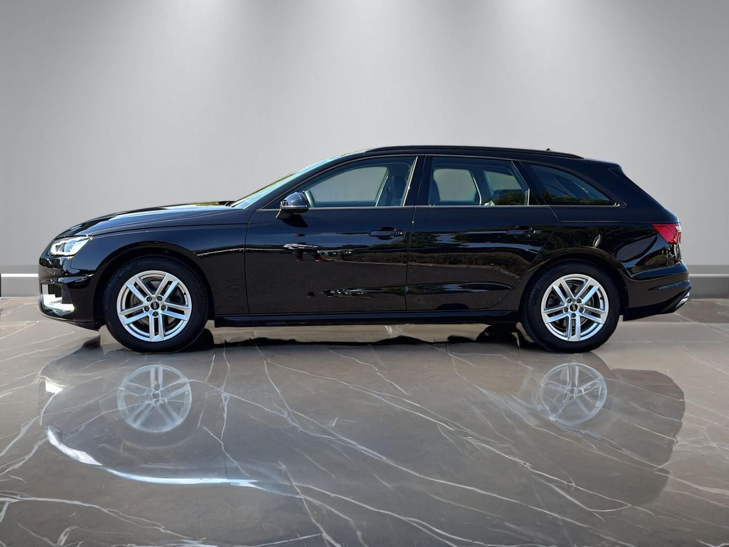 Bild über Audi A4 Avant advanced 35 TFSI S tronic - für weitere Informationen kontaktieren Sie den Audi Partner