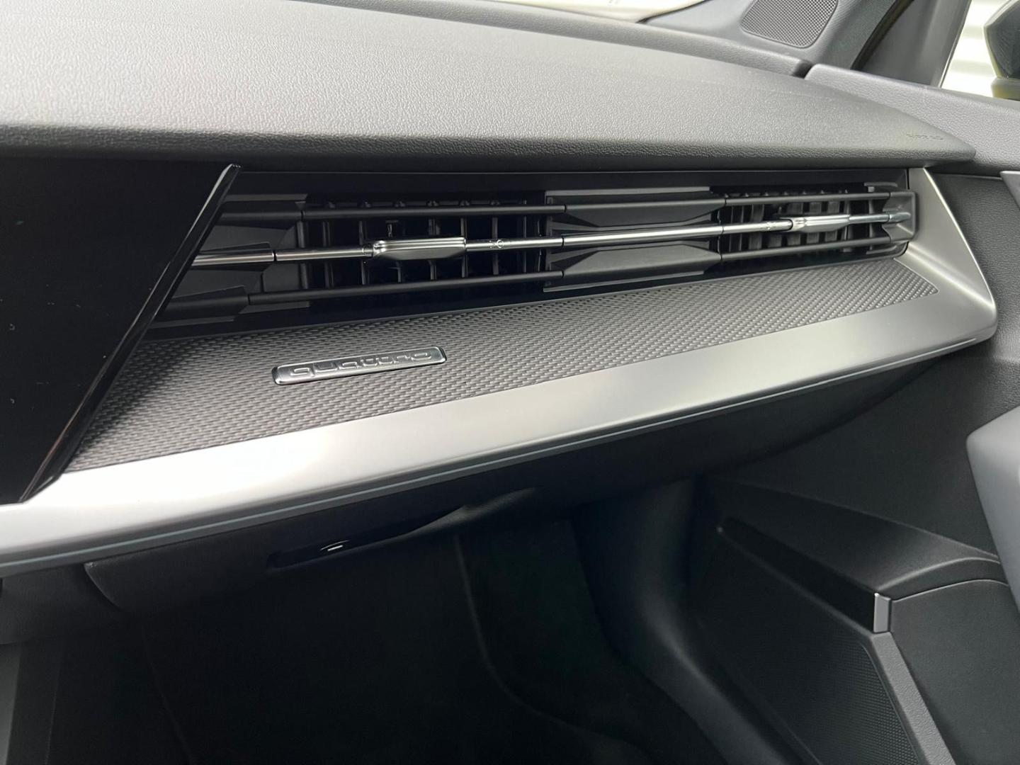 Image about Audi RS 3 Limousine TFSI quattro S tronic