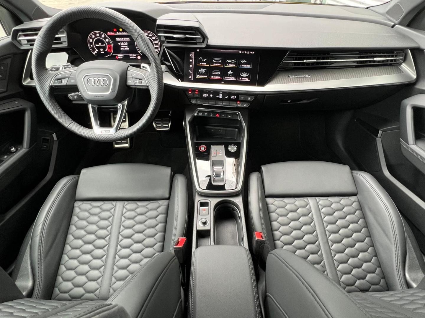 Image about Audi RS 3 Limousine TFSI quattro S tronic