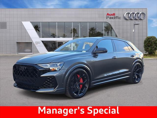 2025 Audi RS Q8 Base