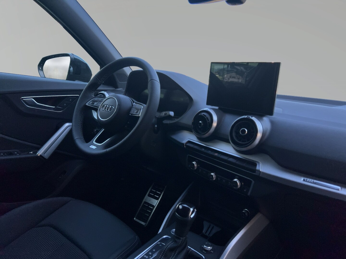 Bild über Audi Q2 35 TFSI S tronic - für weitere Informationen kontaktieren Sie den Audi Partner