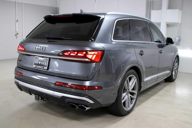 2025 Audi SQ7