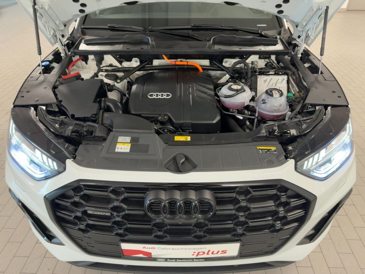 Bild über Audi Q5 TFSI e S line 55 TFSI e quattro S tronic - für weitere Informationen kontaktieren Sie den Audi Partner