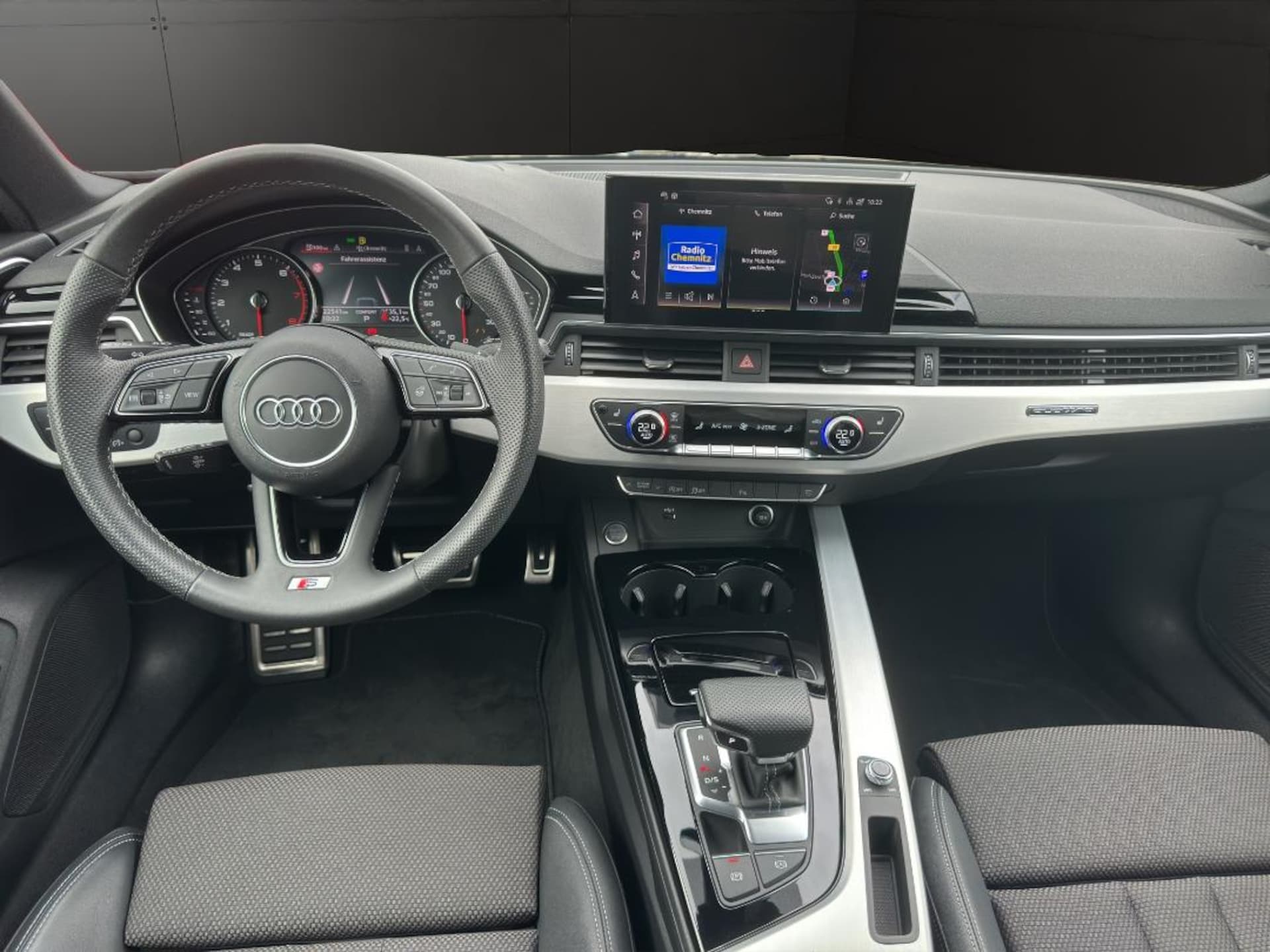 Audi A4 Avant S line