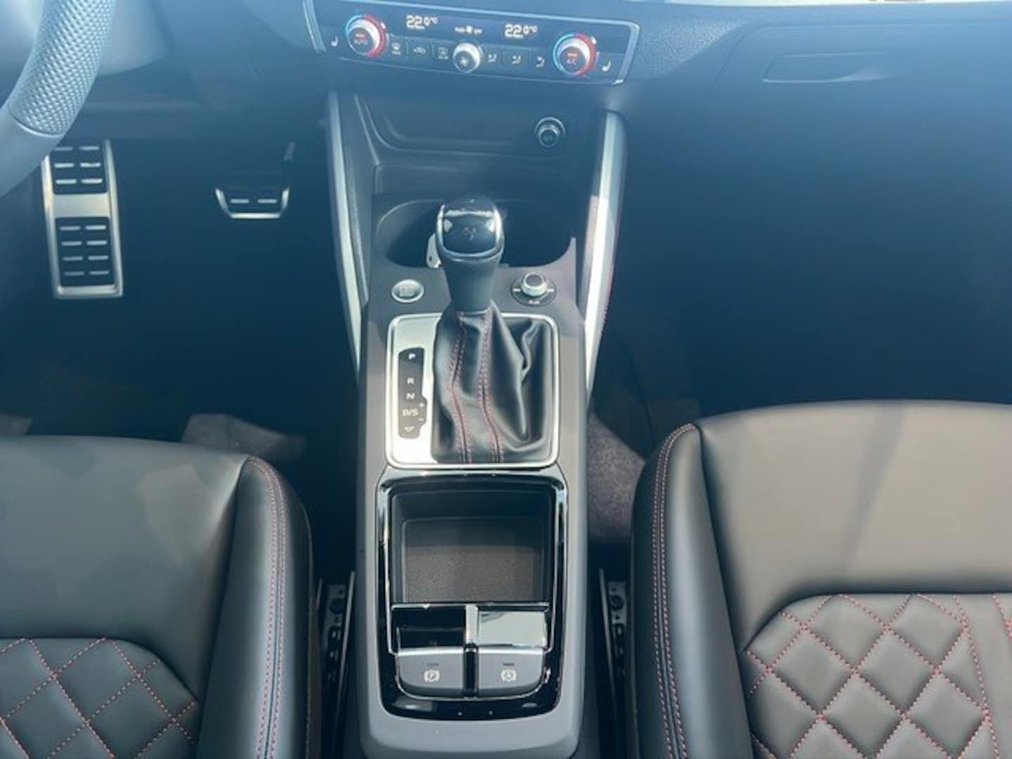 Bild über Audi Q2 S line 40 TFSI quattro S tronic - für weitere Informationen kontaktieren Sie den Audi Partner