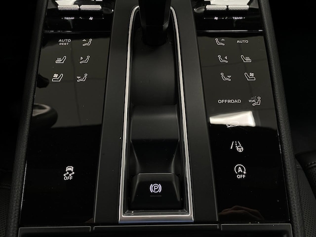 2026 Porsche Macan T - Photo 65