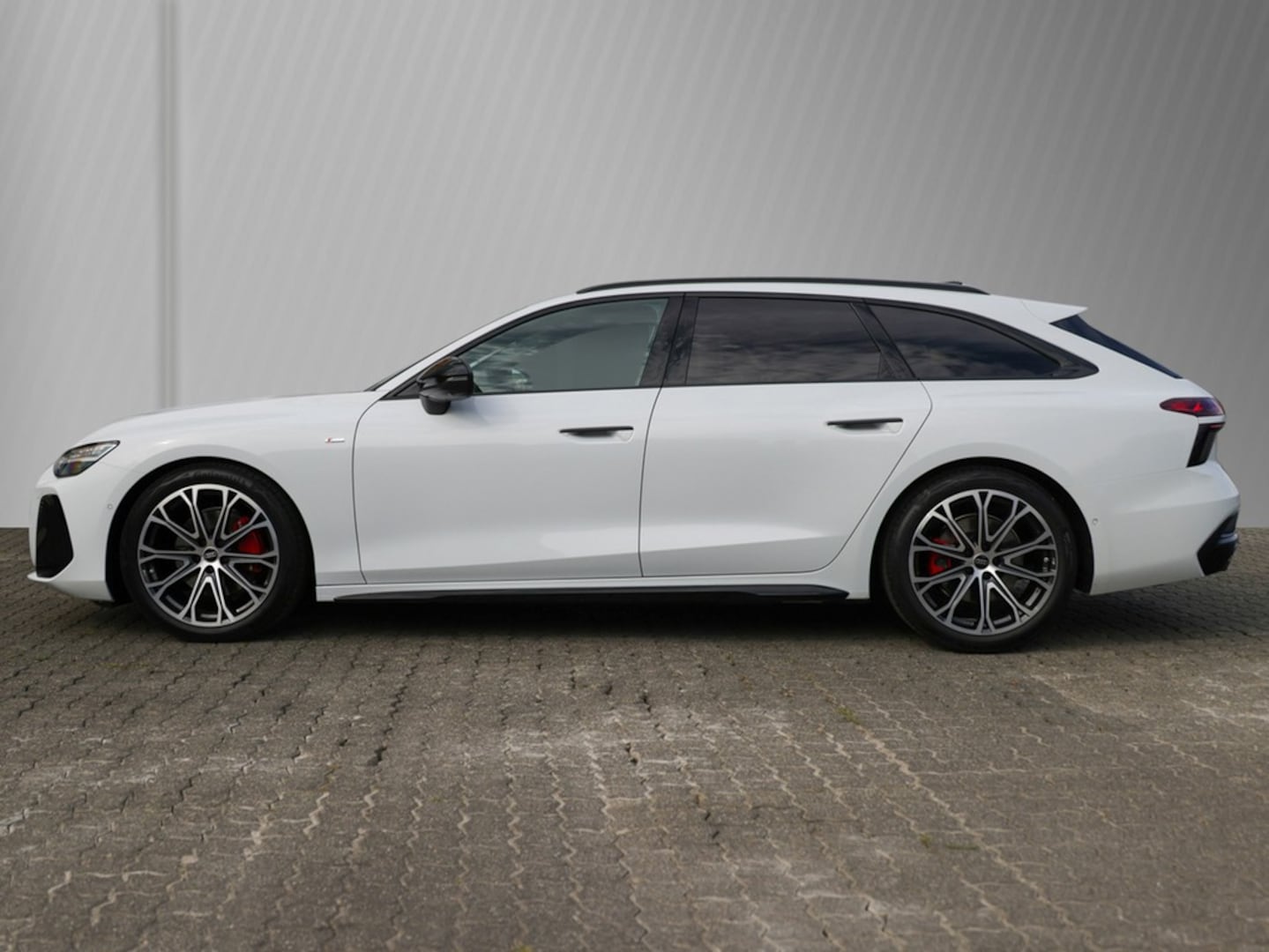 Bild über Audi A6 Avant TFSI 150 kW S tronic - für weitere Informationen kontaktieren Sie den Audi Partner