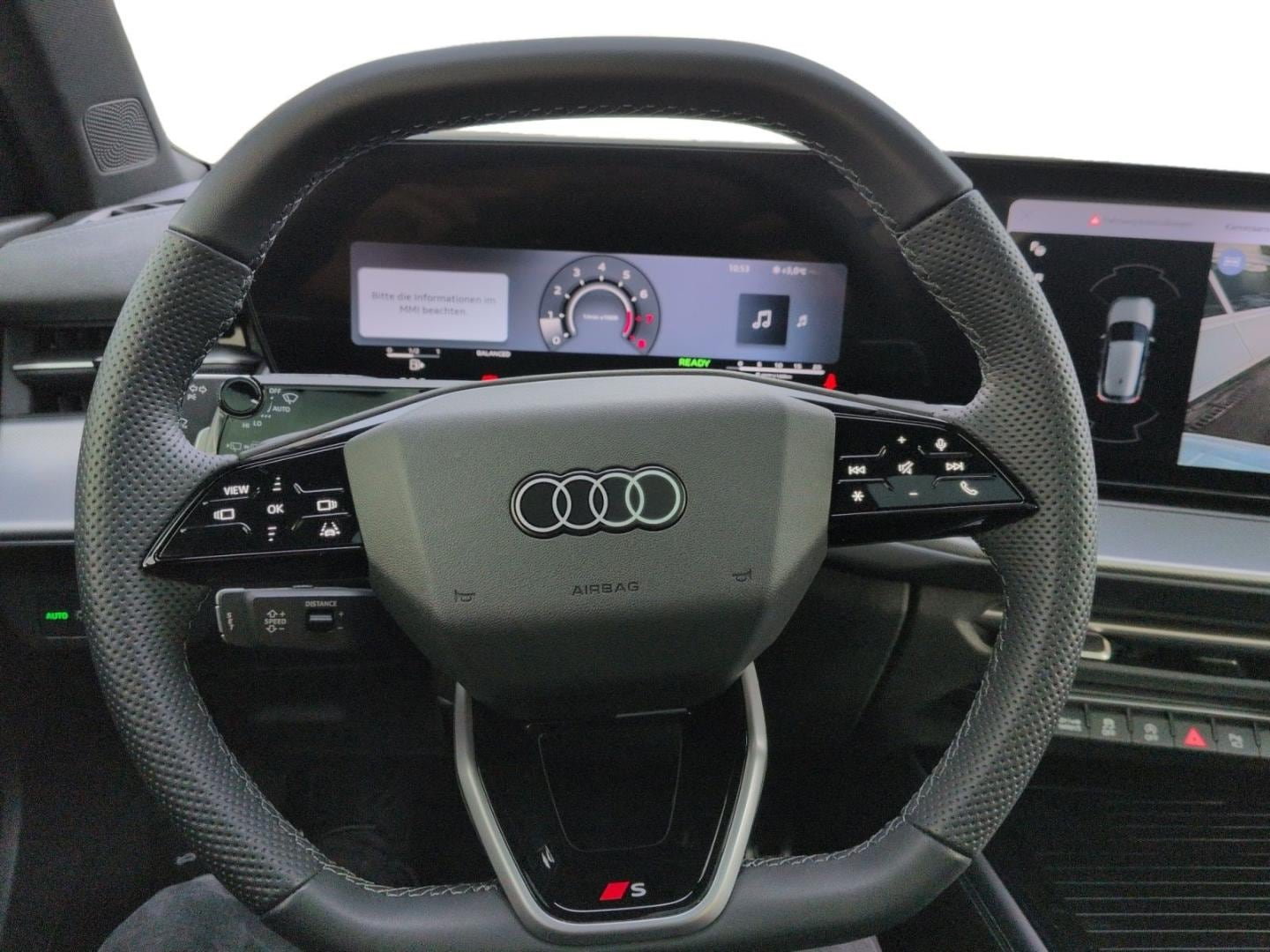 Bild über Audi Q3 SUV TFSI 110 kW S tronic - für weitere Informationen kontaktieren Sie den Audi Partner