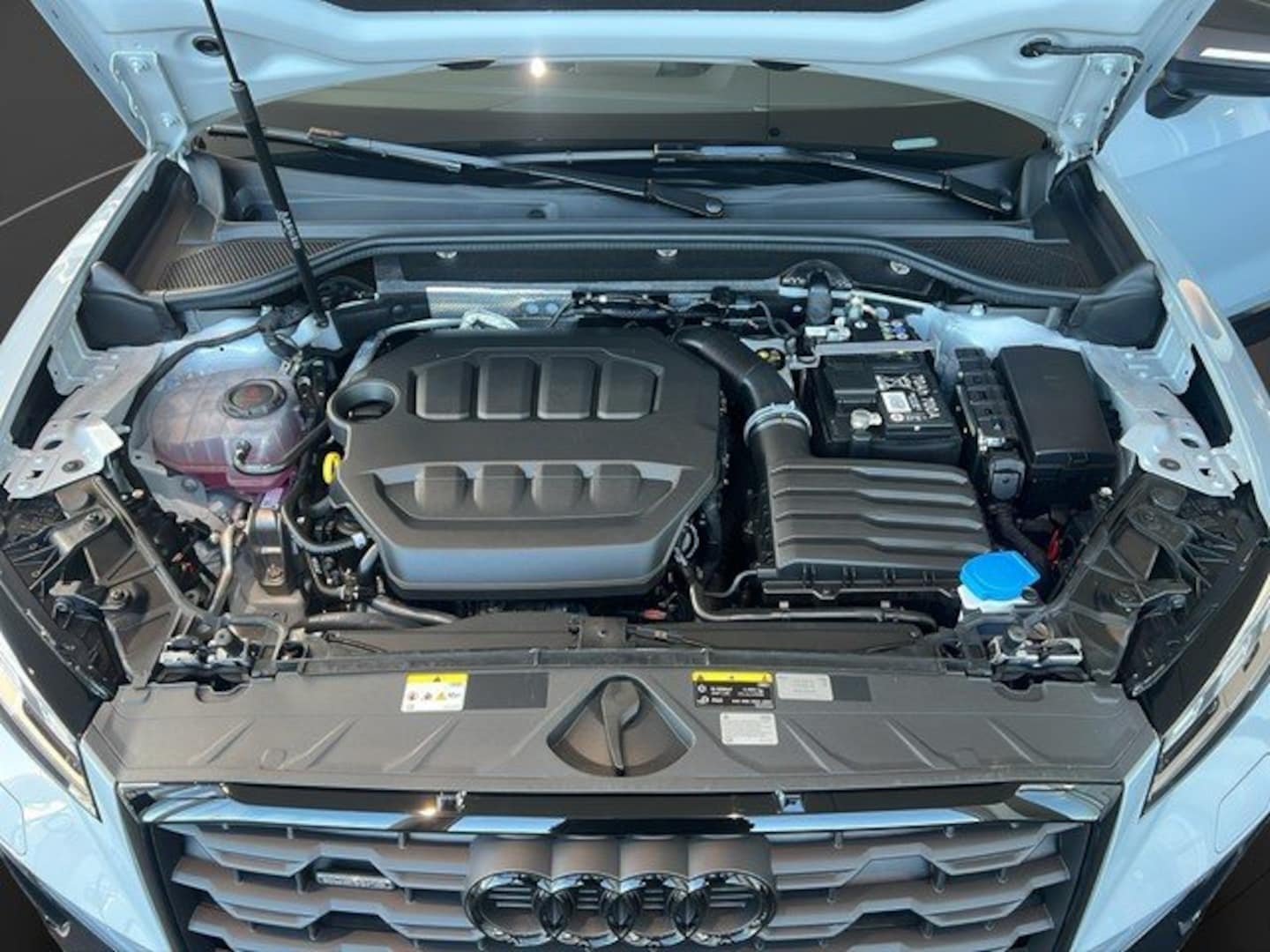 Bild über Audi Q2 S line 40 TFSI quattro S tronic - für weitere Informationen kontaktieren Sie den Audi Partner