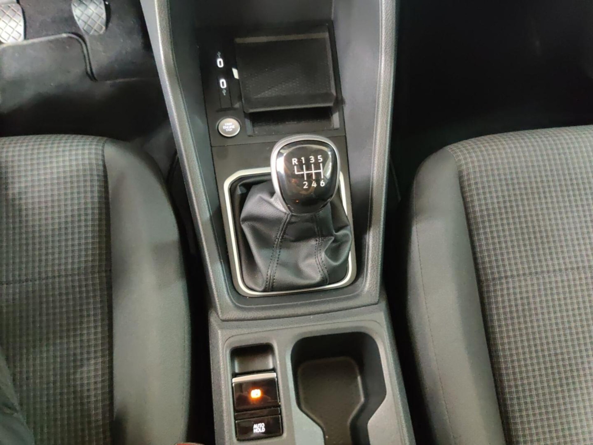 Volkswagen Caddy Basis-Modell