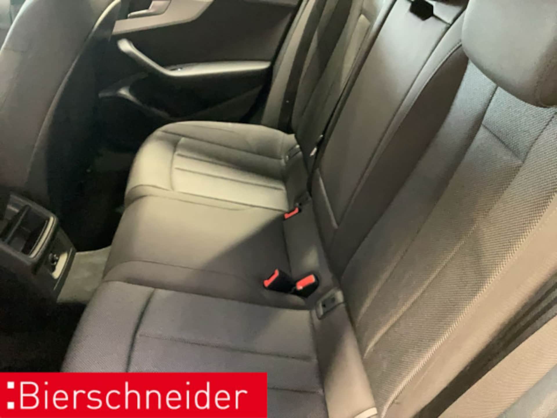 Audi A4 Avant S line