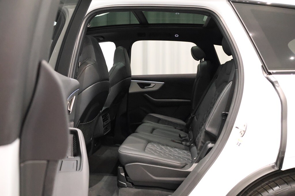 Bild som visar Audi Q7 SUV TFSI e Q7 SUV 60 TFSI e quattro S line 490 hk tiptronic - för mer information kontakta din Audi Partner