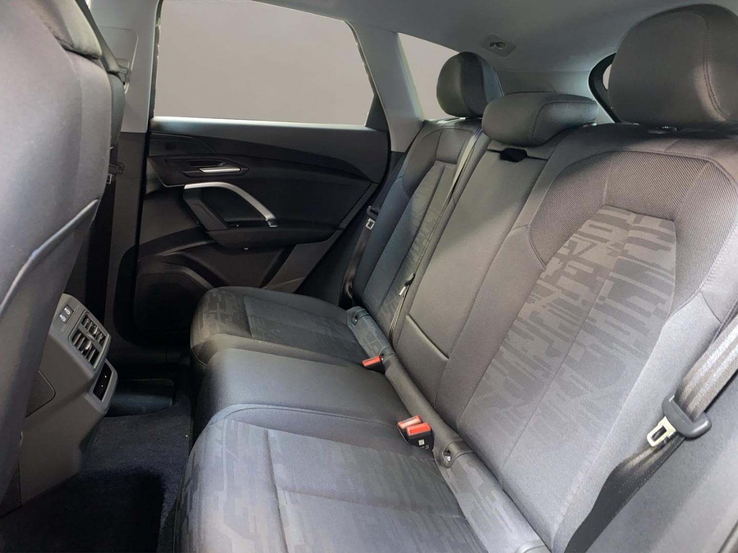 Bild über Audi Q5 SUV TDI quattro 150 kW S tronic - für weitere Informationen kontaktieren Sie den Audi Partner