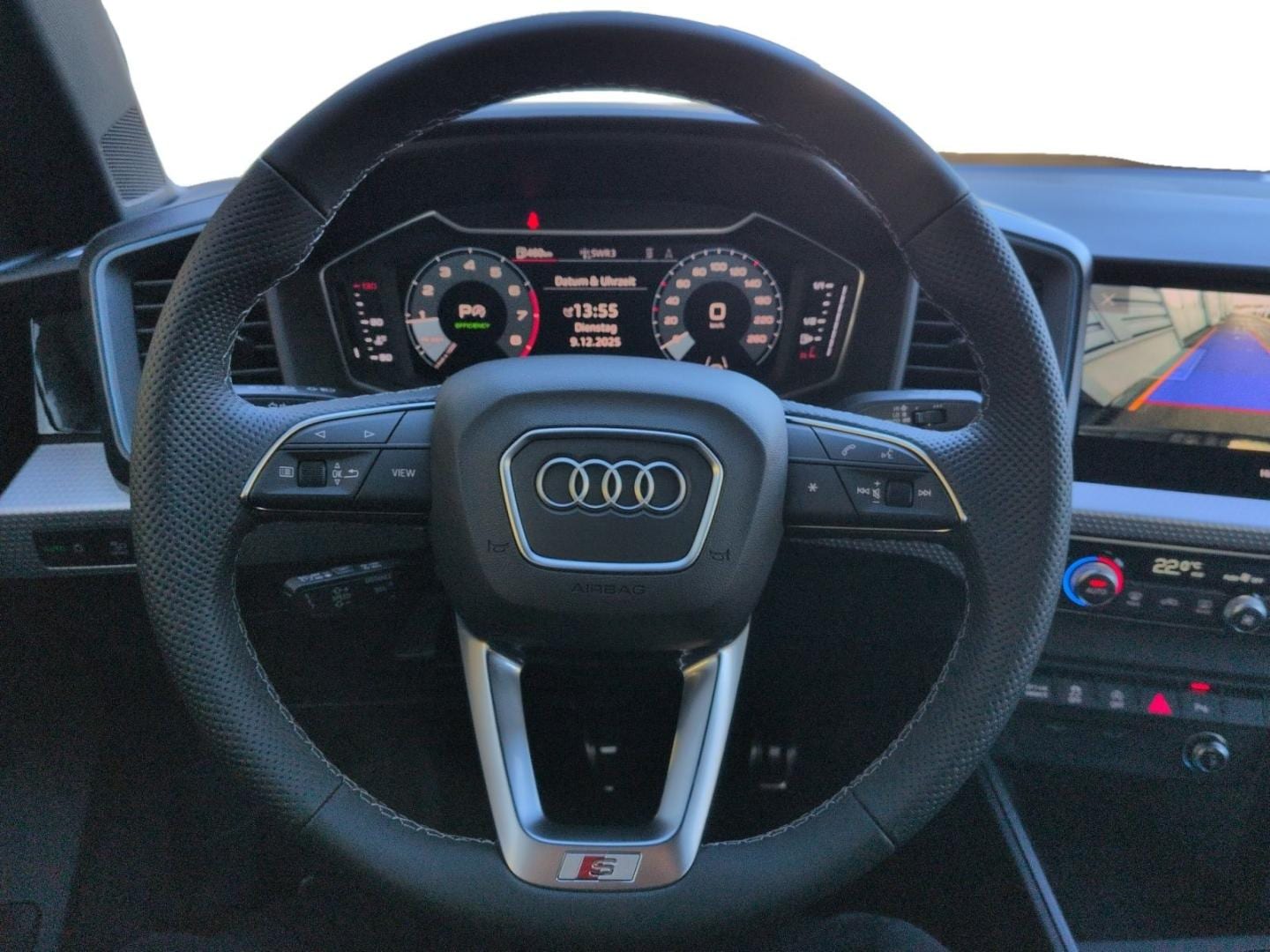 Bild über Audi A1 Sportback S line 40 TFSI S tronic - für weitere Informationen kontaktieren Sie den Audi Partner