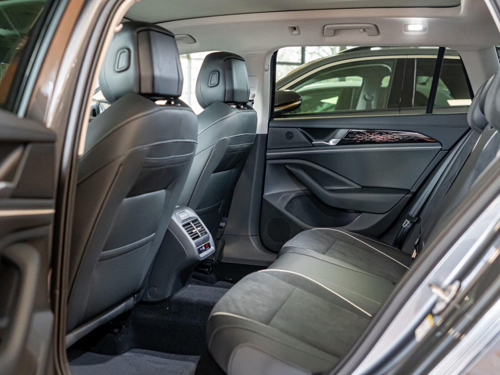 Volkswagen Passat – Bild 4
