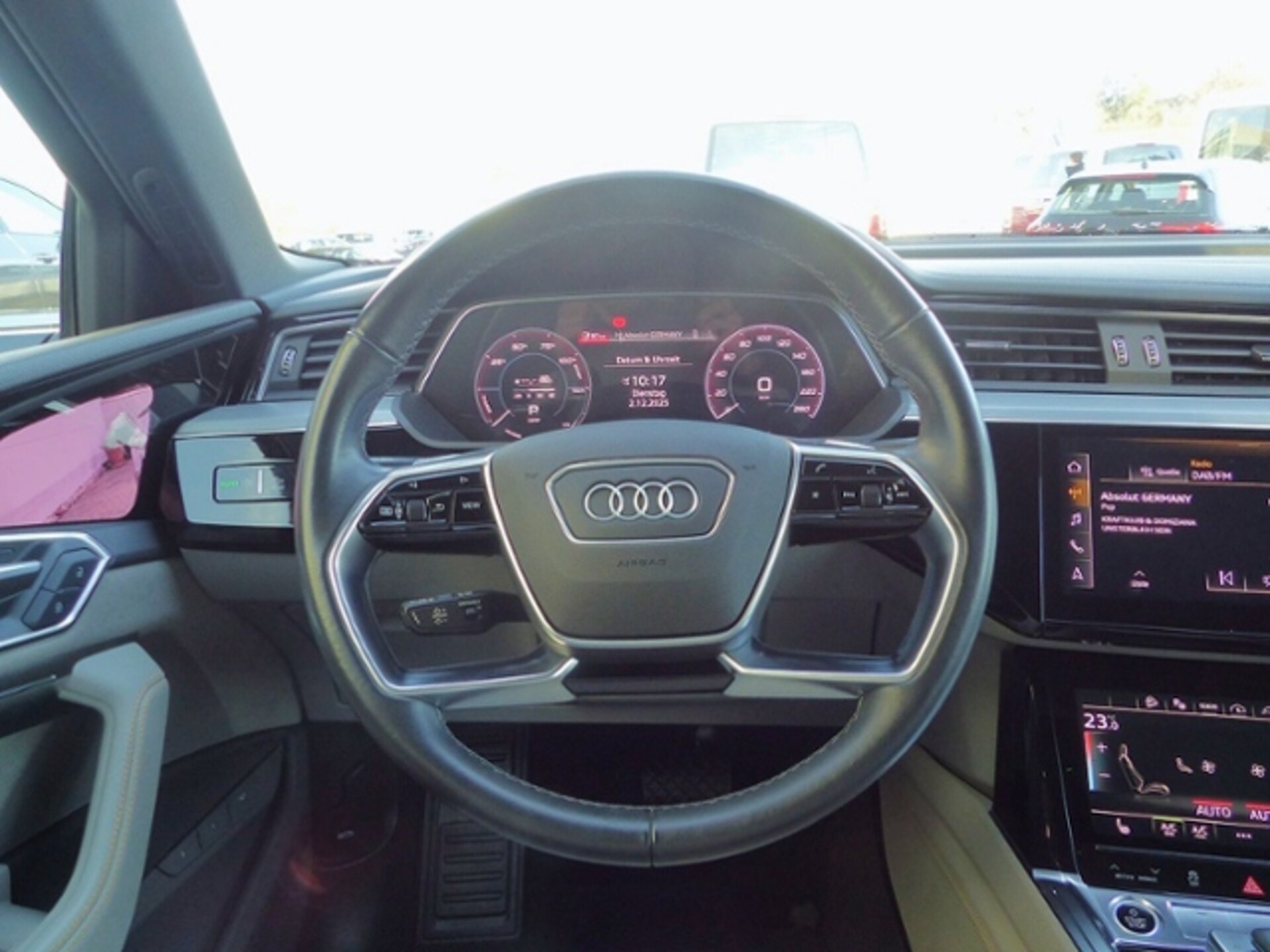 Audi e-tron S line