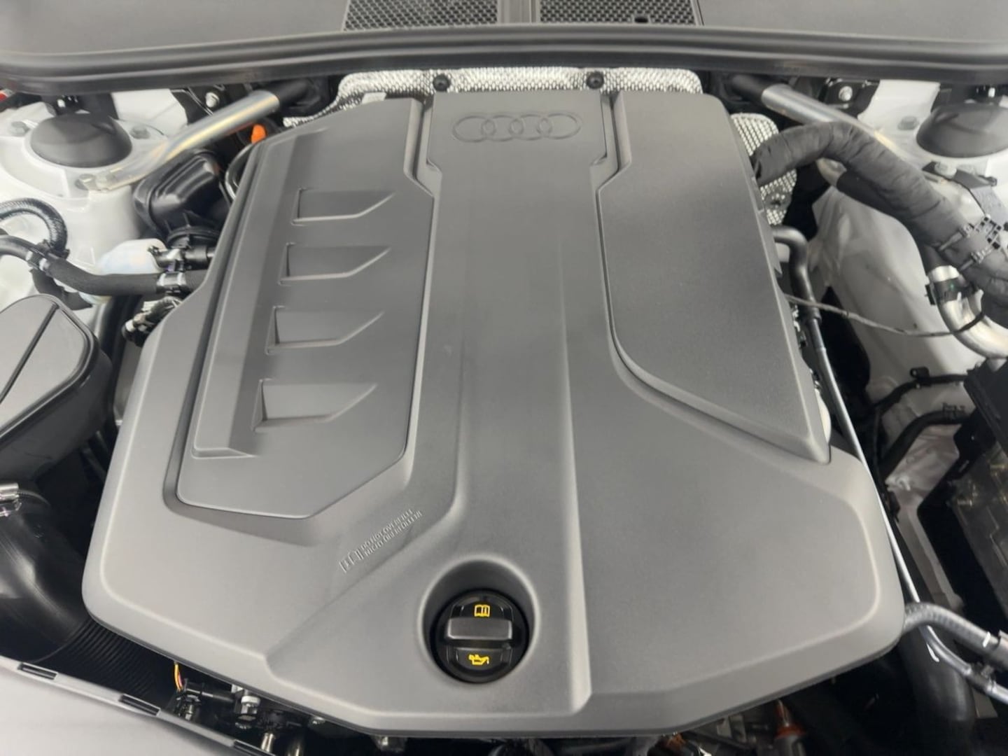Bild über Audi A5 Avant e-hybrid e-hybrid quattro 220 kW S tronic - für weitere Informationen kontaktieren Sie den Audi Partner