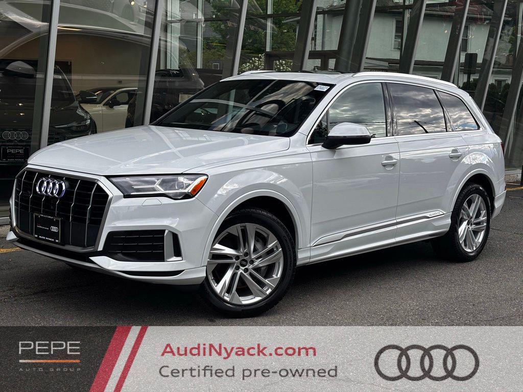 2023 Audi Q7 45 Premium quattro Tiptronic's photo