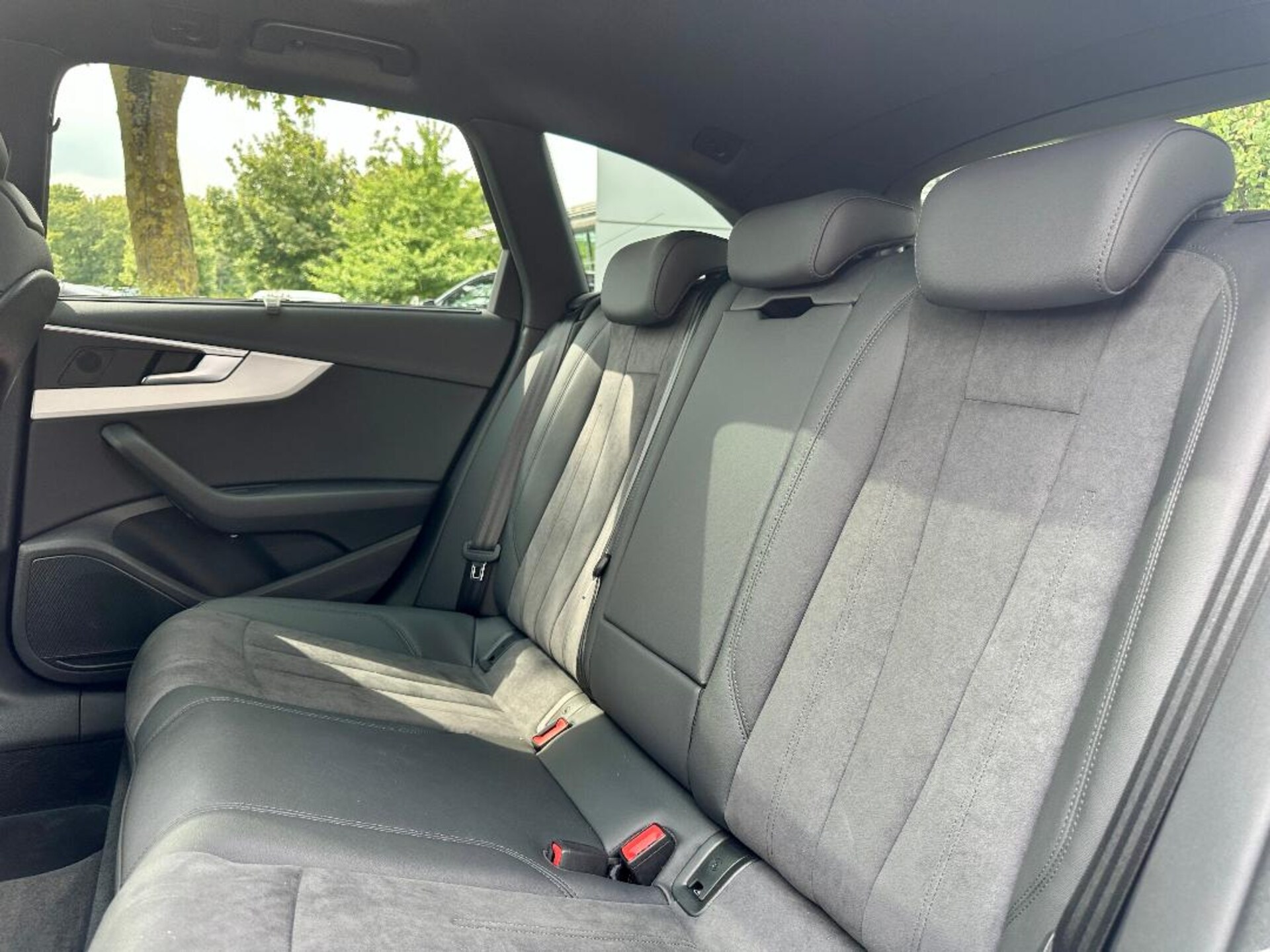 Audi A4 Avant S line