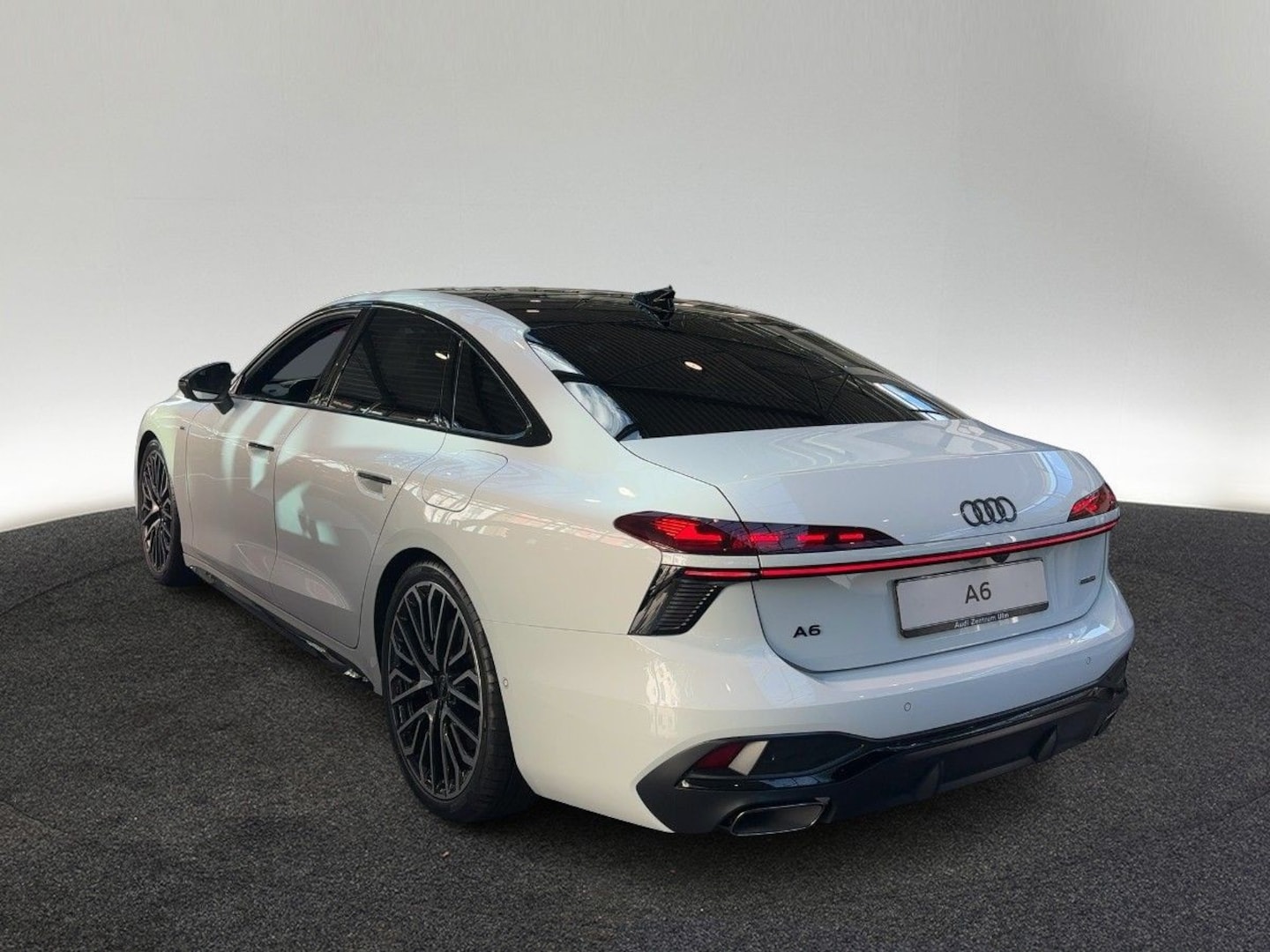 Bild über Audi A6 Limousine e-hybrid e-hybrid quattro 270 kW S tronic - für weitere Informationen kontaktieren Sie den Audi Partner