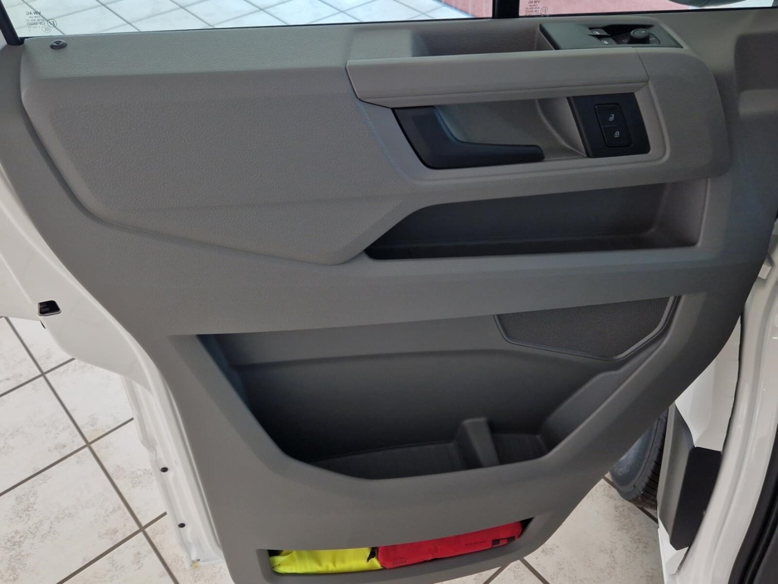 Volkswagen Crafter Kasten mittlerer Radstand – Bild 12