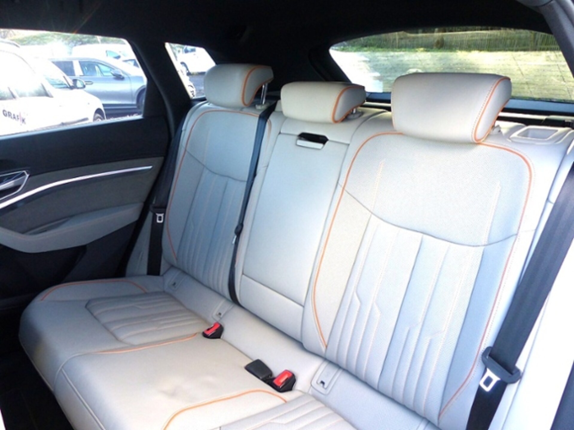 Audi e-tron S line