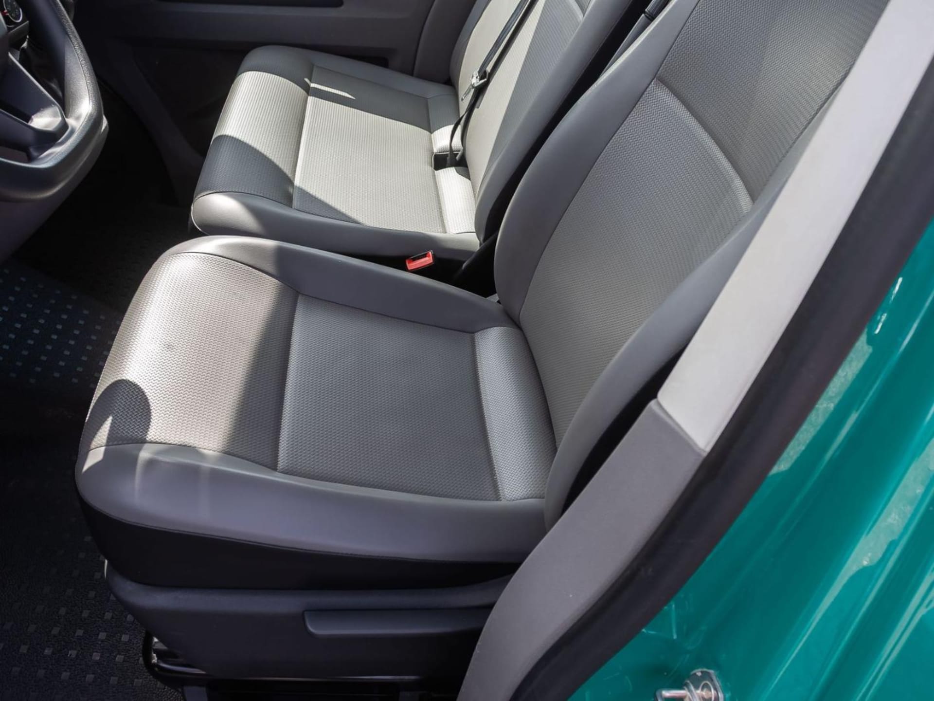 Volkswagen T6.1 Transporter Kombi langer Radstand