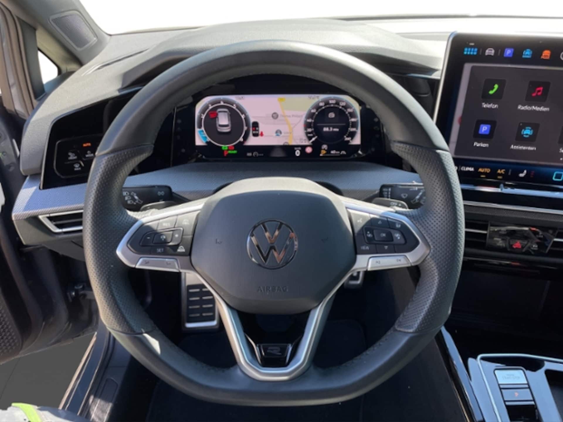 Volkswagen Golf R-Line